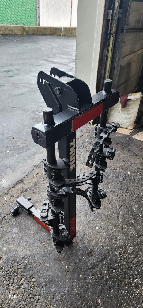 THULE 934XTR bike Rack Hitch. Like New. With Lock And Key.