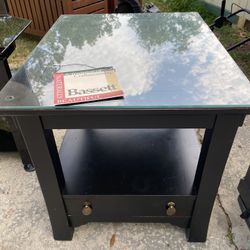 End Table W Beveled Glass