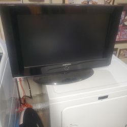 32 Inch TV With Remote  