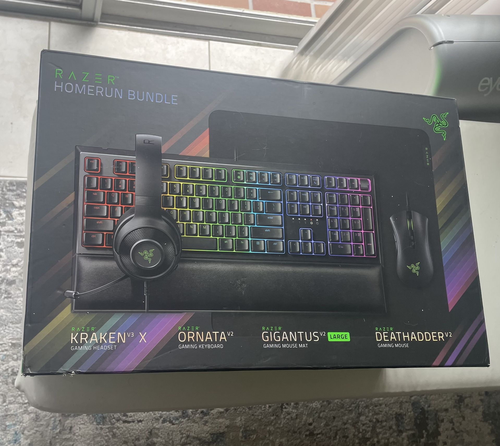 Razer Homerun Gaming Bundle RZ85-0(contact info removed)-B3U1 + Headset + Keyboard + Mouse +Pad