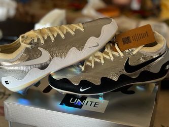 Nike patta soccer cleats