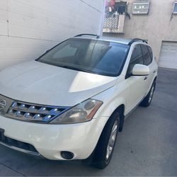 Nissan Murano White SUV