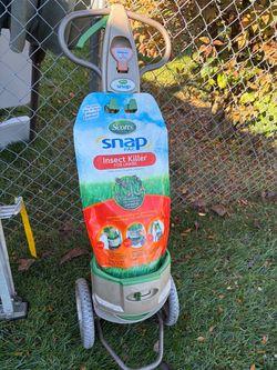 Scotts Snap Spreader with Insect Killer Pac