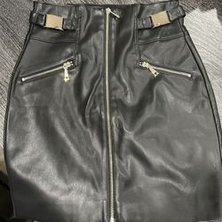 Guess women skirt size 2