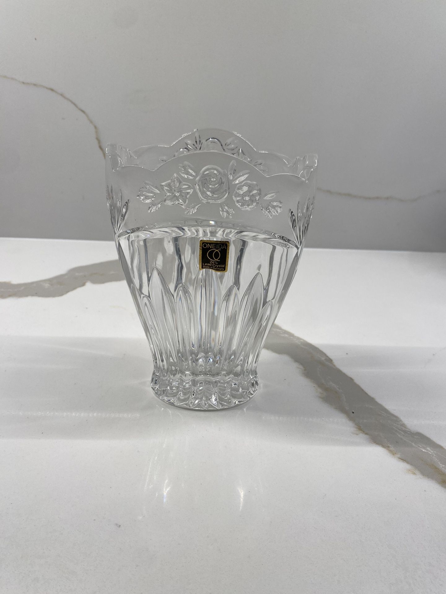 VTG Oneida Southern Garden Cut Crystal Flower Vase Frosted Rose Rim 6.5" Germany
