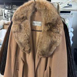 Vintage Women’s Jacobson’s Camel Hair Coat With fur Collar