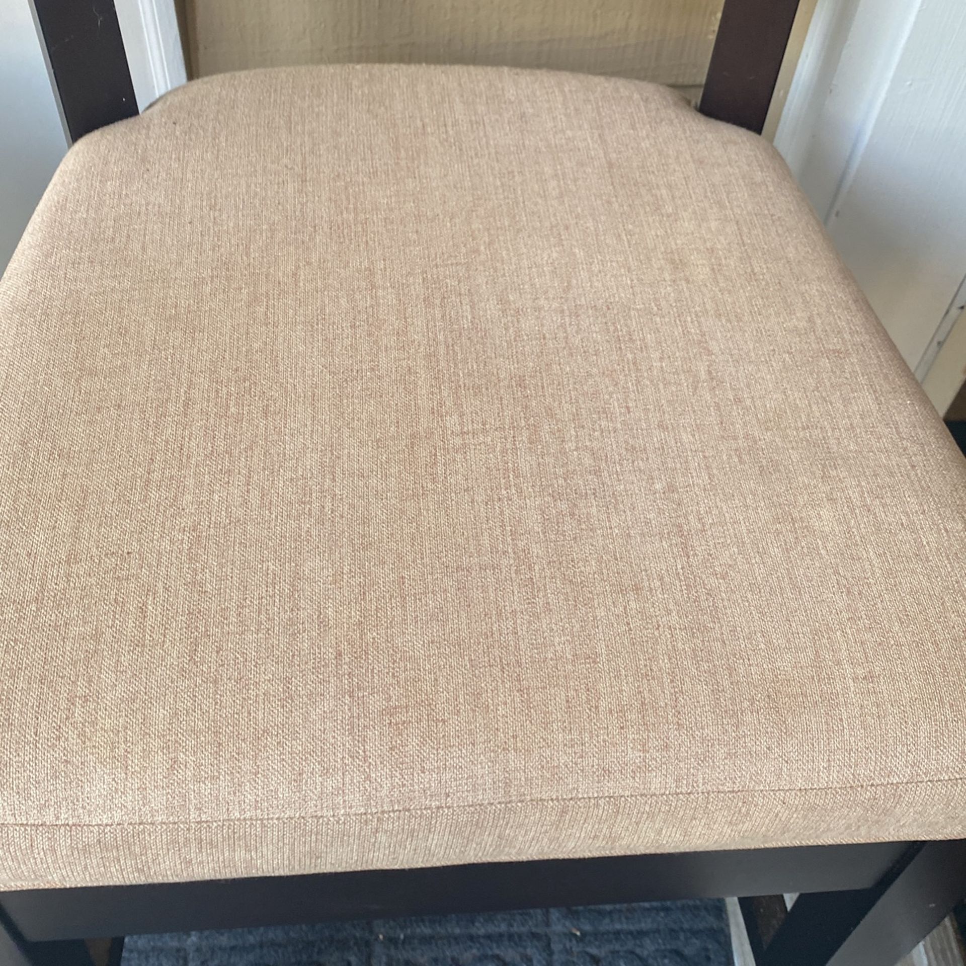 Tall barstools