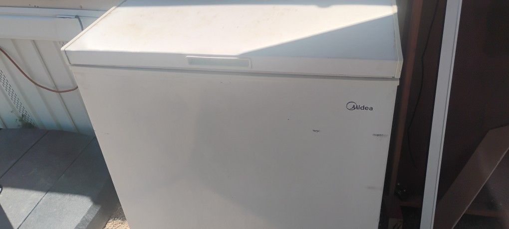 2 Freezers 1- MIDEA AND 1- MAGIC CHEF