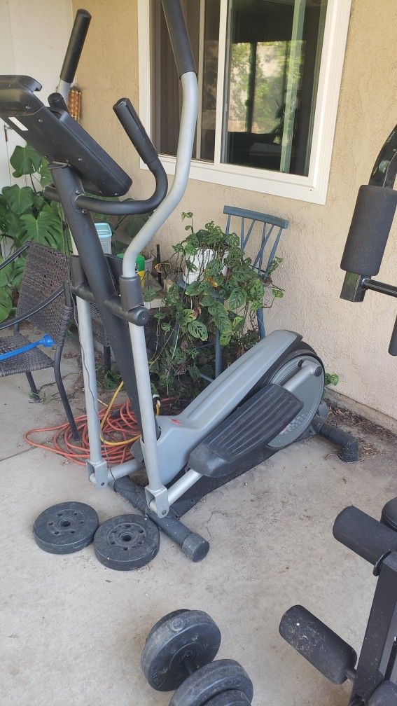 proform cadence le elliptical