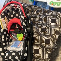 Minney Mouse Car Seat And Stroller!