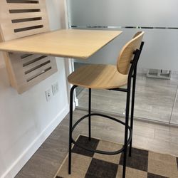 1 Bar Stool High Chair 