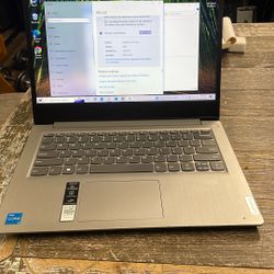 Lenovo Laptop i3 ,8gb,240gb Ssd , Win 10 $160
