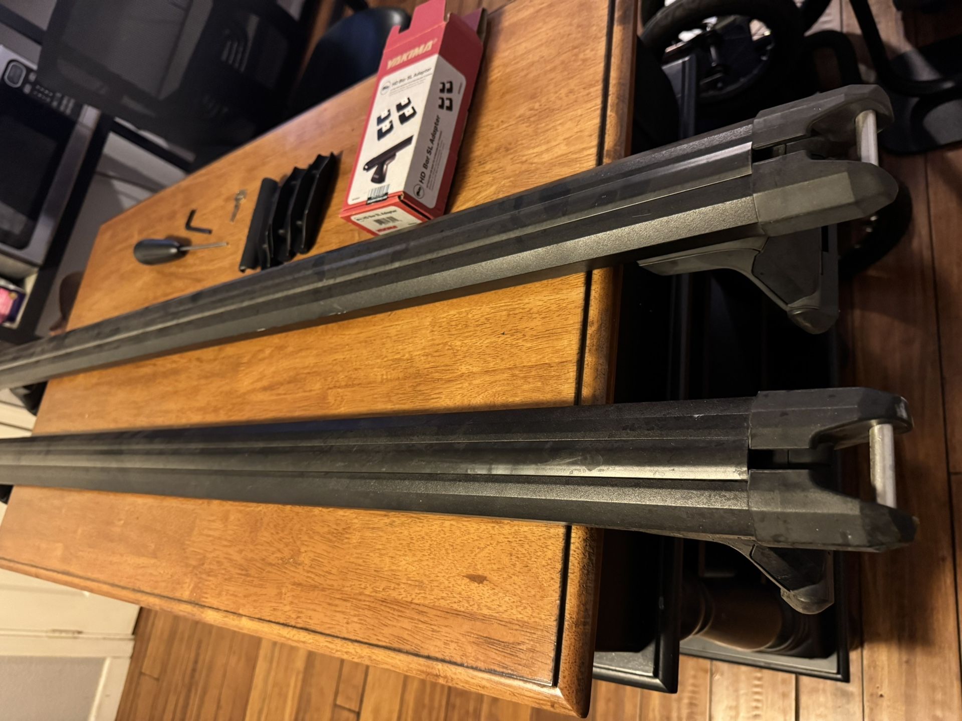 Yakima Cross Bars Heavy Duty For Jeep Gladiator 
