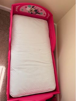 Toddler bed