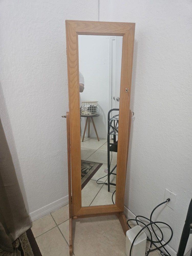 Armoire Jewelry Stanp Up Mirror