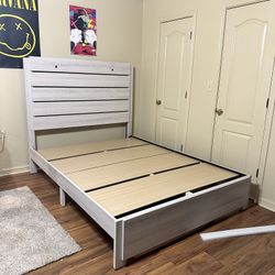BRAND NEW QUEEN SIZE BED FRAME 