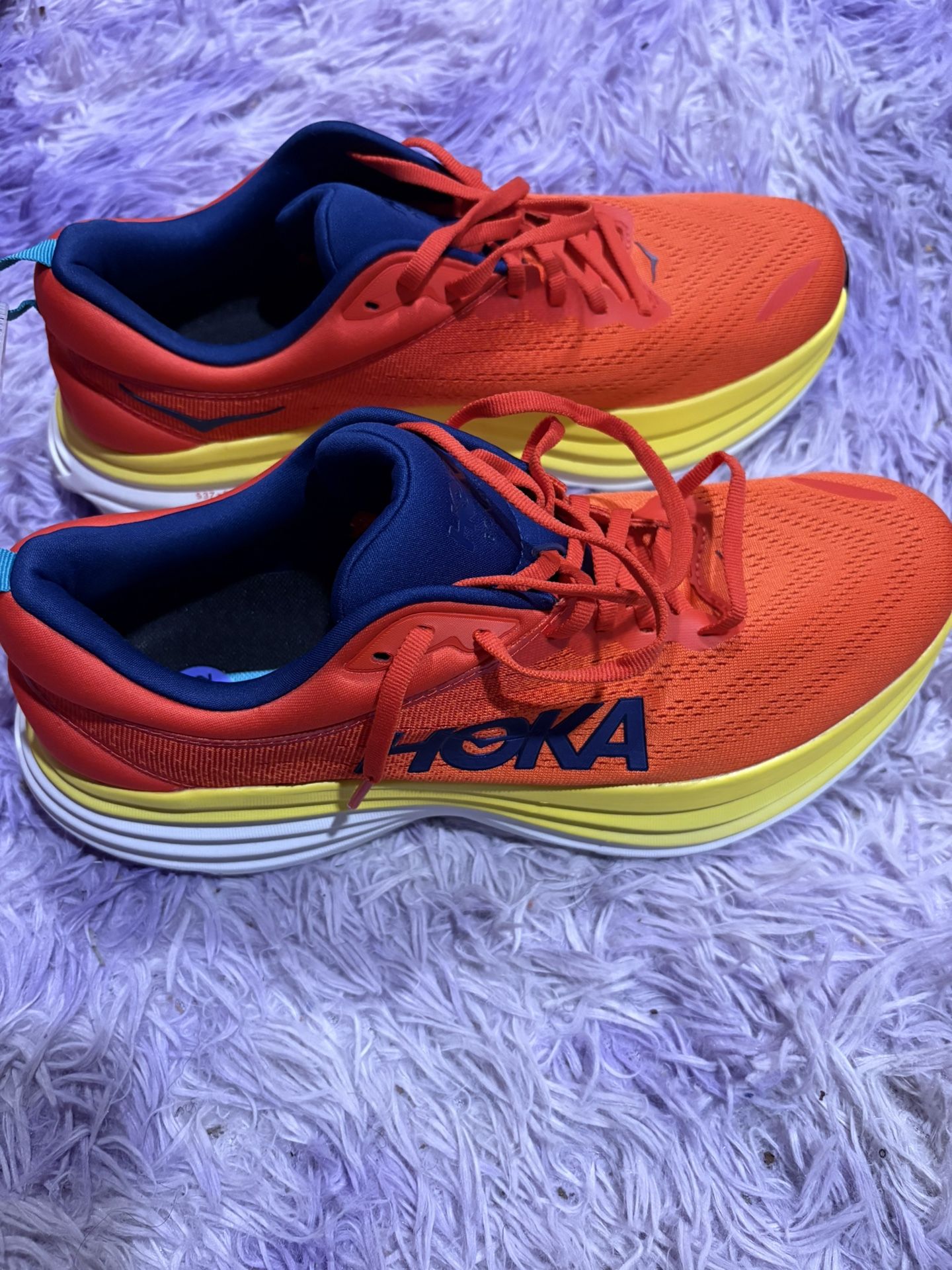 Mens HOKA size 11 Bondi 8