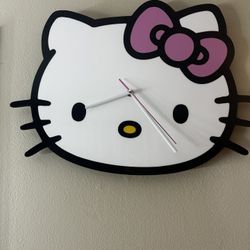 Hello Kitty Clock 