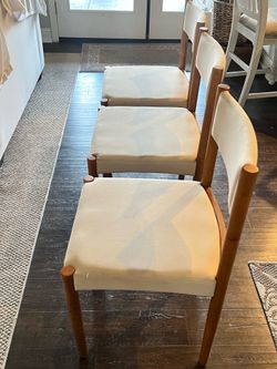 Set of 4 Chairs
