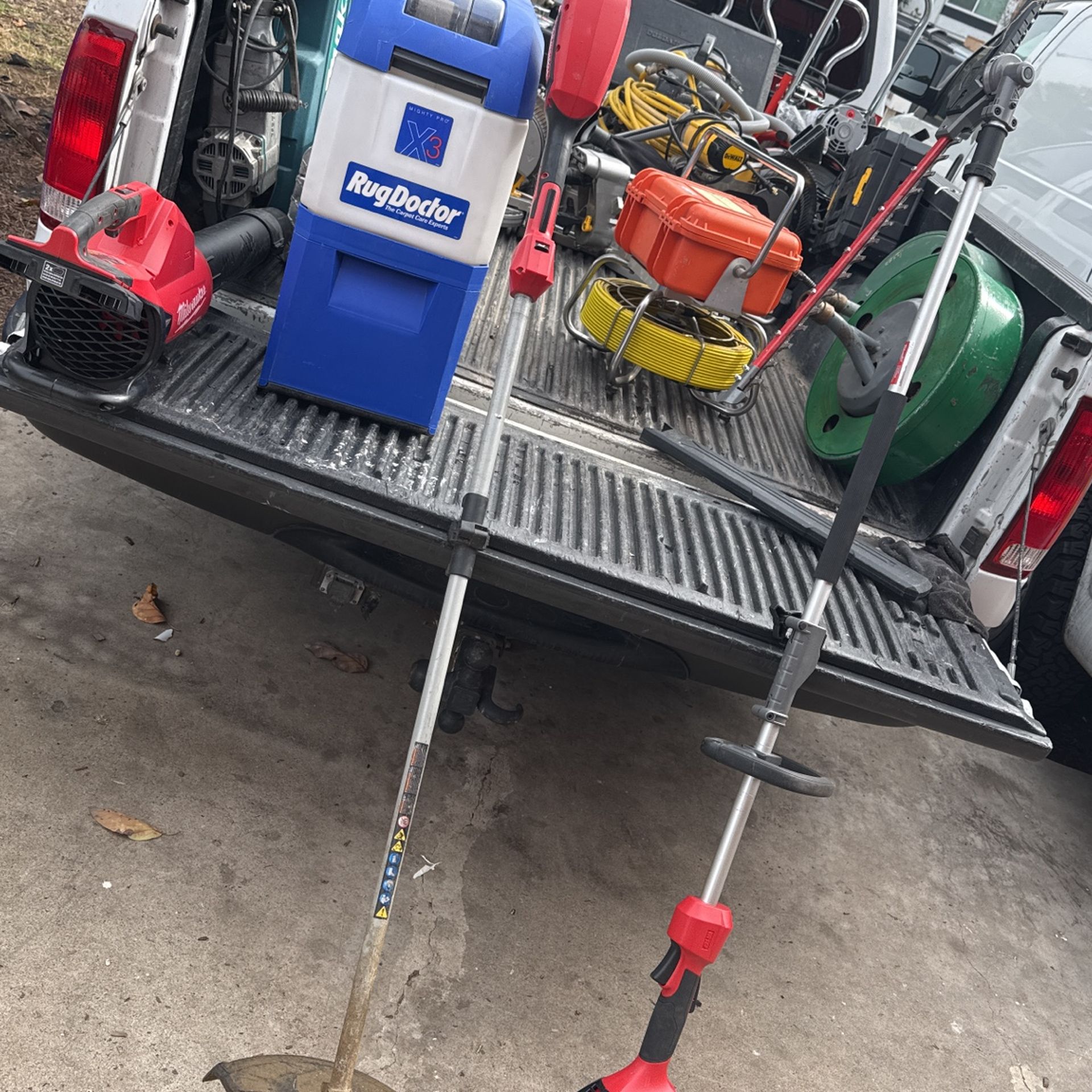 Milwaukee Mlok Hedge Trimmer And Weed Ester