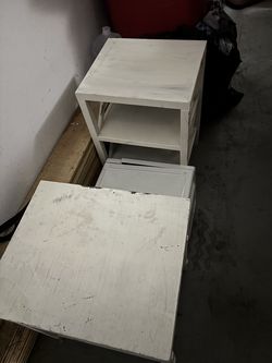 2 small coffe tables