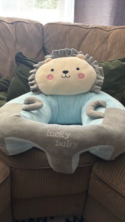 Infant pillow seat