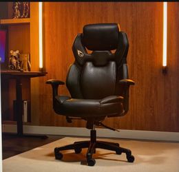 DPS office gaming chair new condition