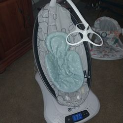 4 MOMS 5 Speed Baby Swing