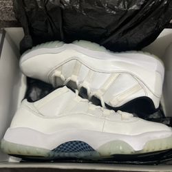 Legend Blue Size  10   Asking For $120