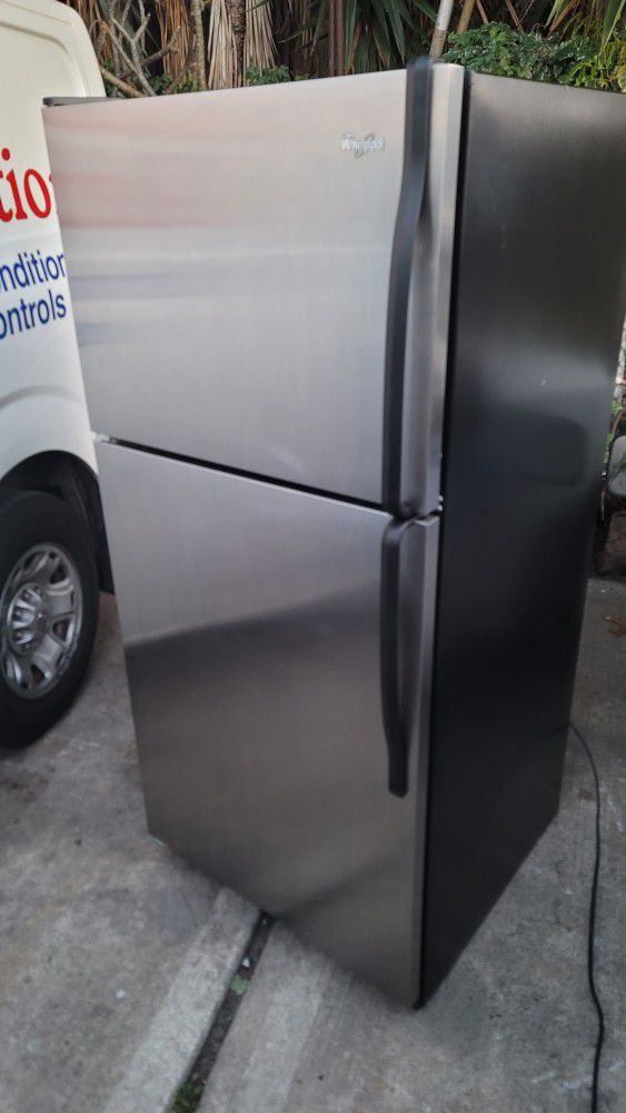 Precioso Refrigerador Whirlpool Seminuevo Un Año De Uso Lista Para Usar Super Limpio Lo Tengo Conectado  $280