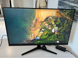 Crua 32” LED 4k monitor HDMI