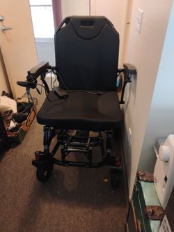Electric wheelchair