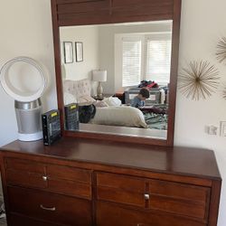 Dresser With Matching Nightstands