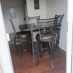 Kitchen Table With 5 Chairs