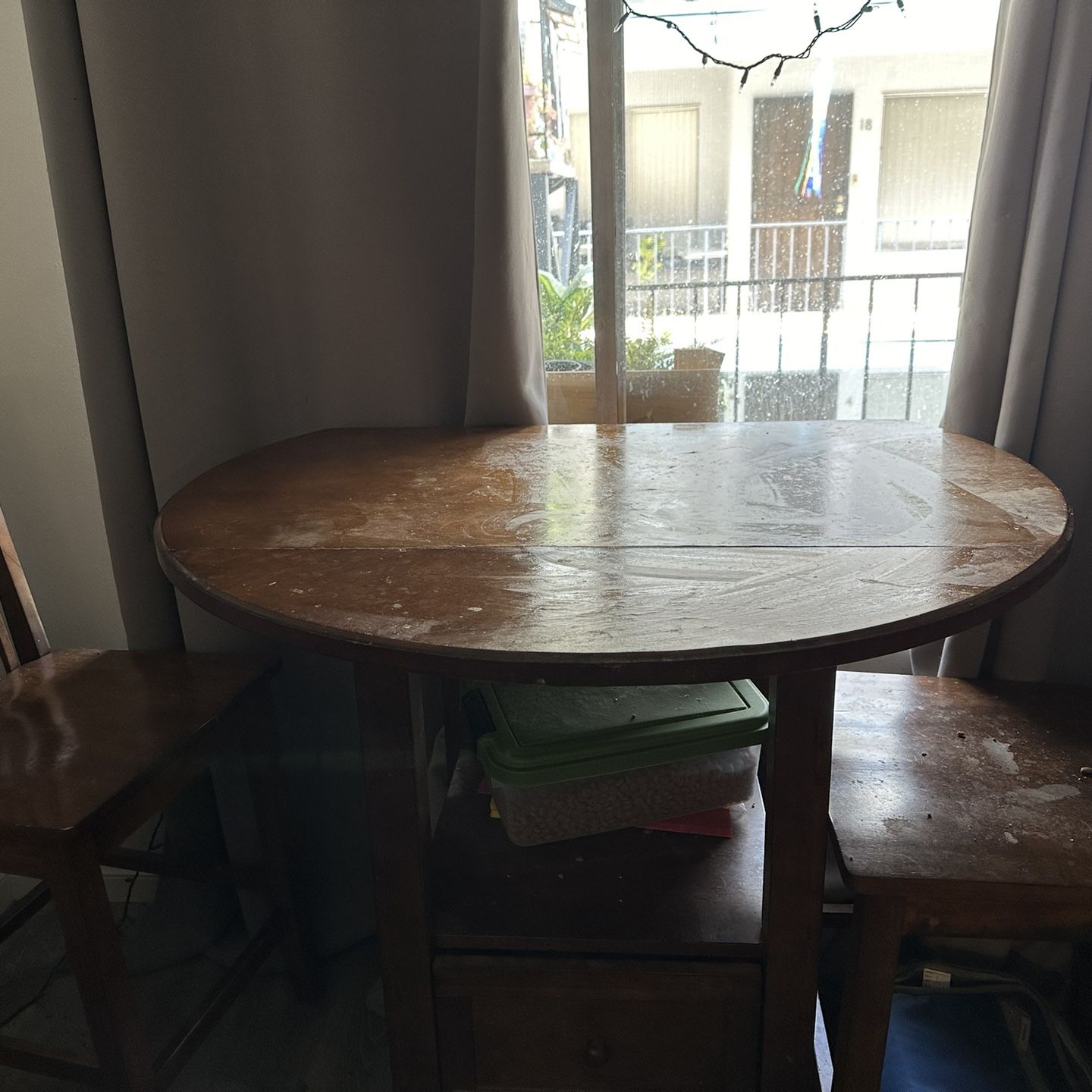 Kitchen / Breakfast Nook Dining Table W Chairs 