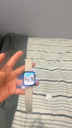 Apple Watch SE (GPS + Cellular) (2nd Generation)