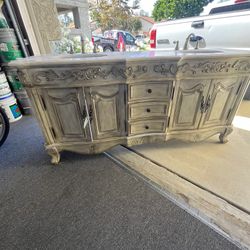 Cabinet Vanity 