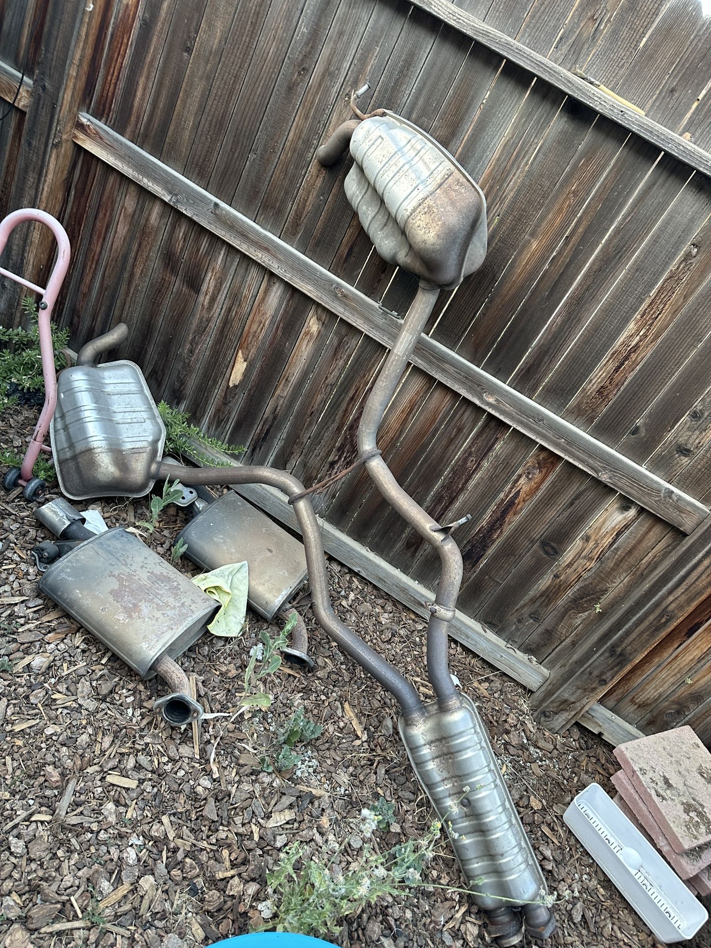 W211 Mercedes Benz E500 E320 E350 E550 Exhaust Muffler Resonator