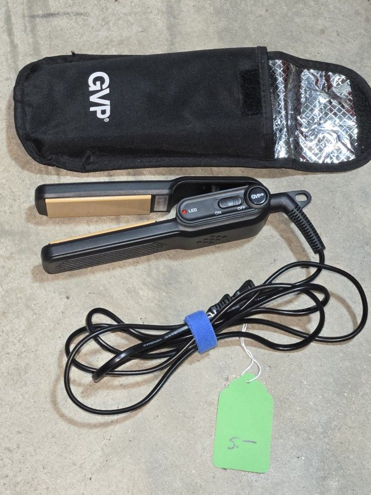 Travel Size Straightener 