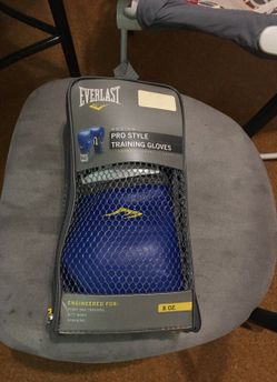 Everlast boxing gloves never used new in package
