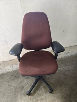 Sitmatic GoodFit chair, red