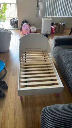 White toddler bed