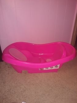 Pink baby bath tub