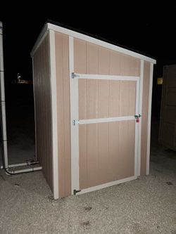 6x8x8 Tan Storage Room