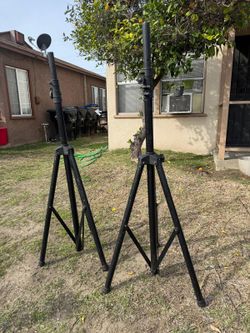 2 Speaker Stands