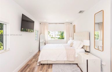 Bedroom set (queen size)