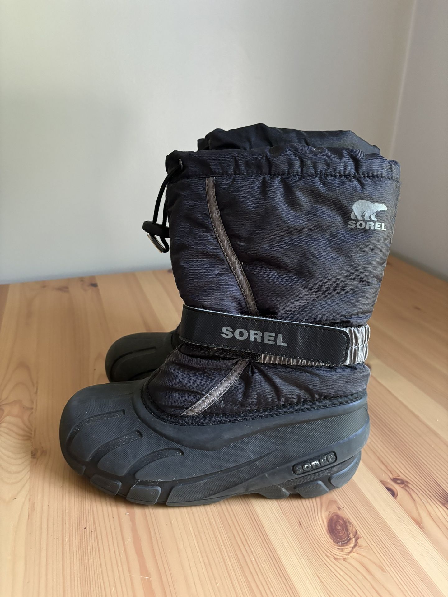 Sorel Kids' Flurry Snow Winter Boots Unisex Kids Boys Girls Size 3 Black