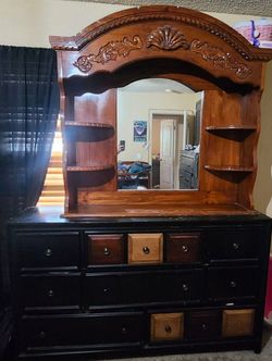 Dresser and dresser mirror