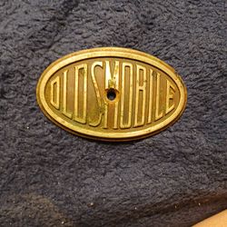 Late 1920's Oldsmobile Nickel & Brass Radiator Badge