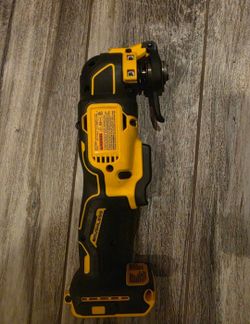 Brand New DeWalt 20V MAX ATOMIC Cordless Oscillating Multi-Tool Tool Only